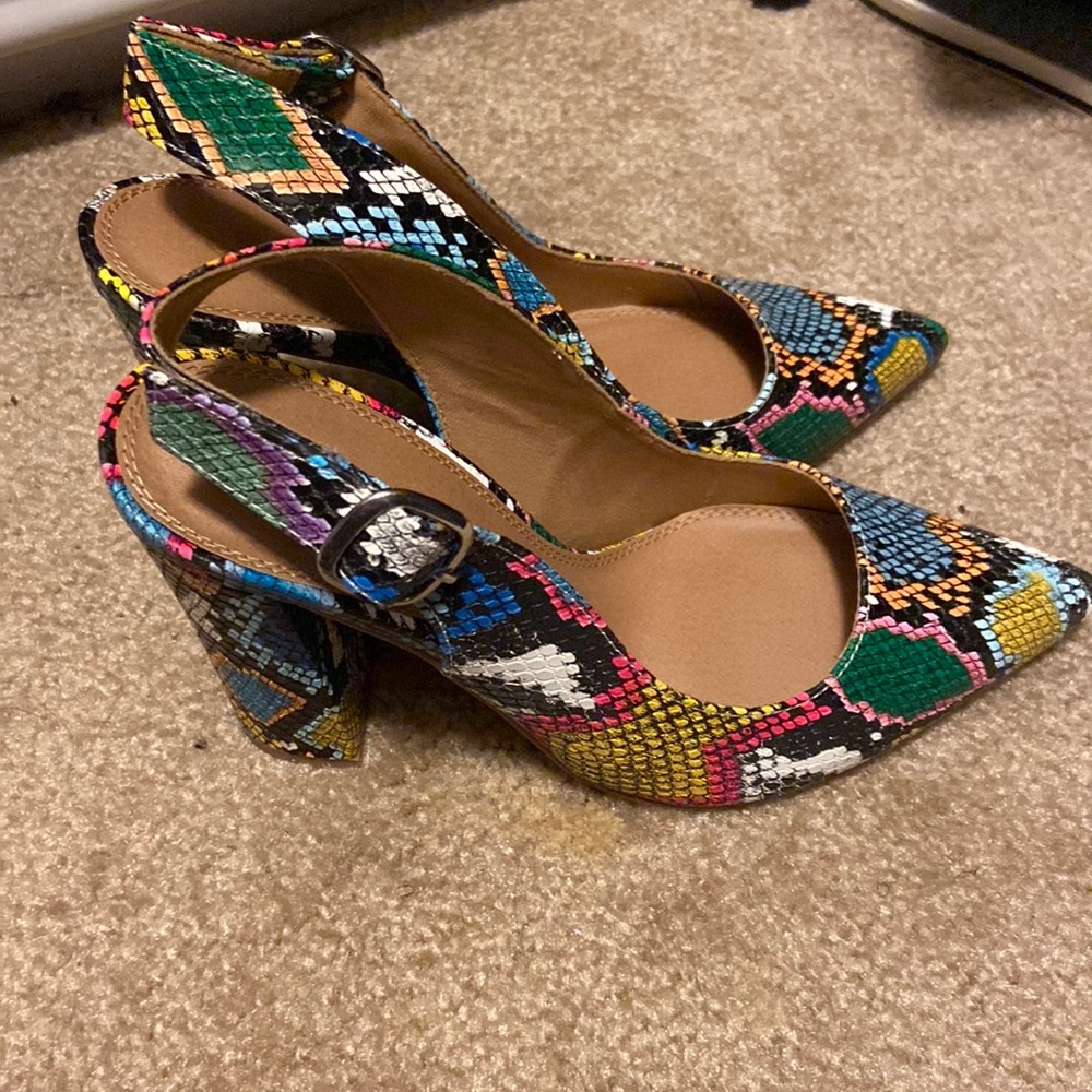 Snake print sling back pumps